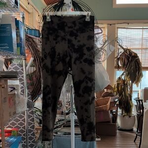 Women's Black And Olive Tie-Dye Leggings Size Small